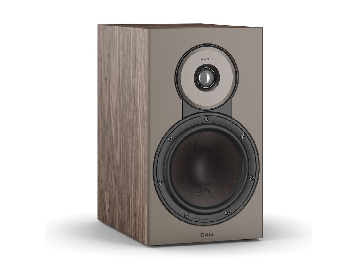 Image of Dali 150w Hilluhátalarar - Walnut