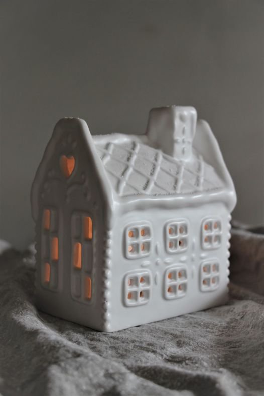 Image of Gingerhouse white 13x10x16 cm 